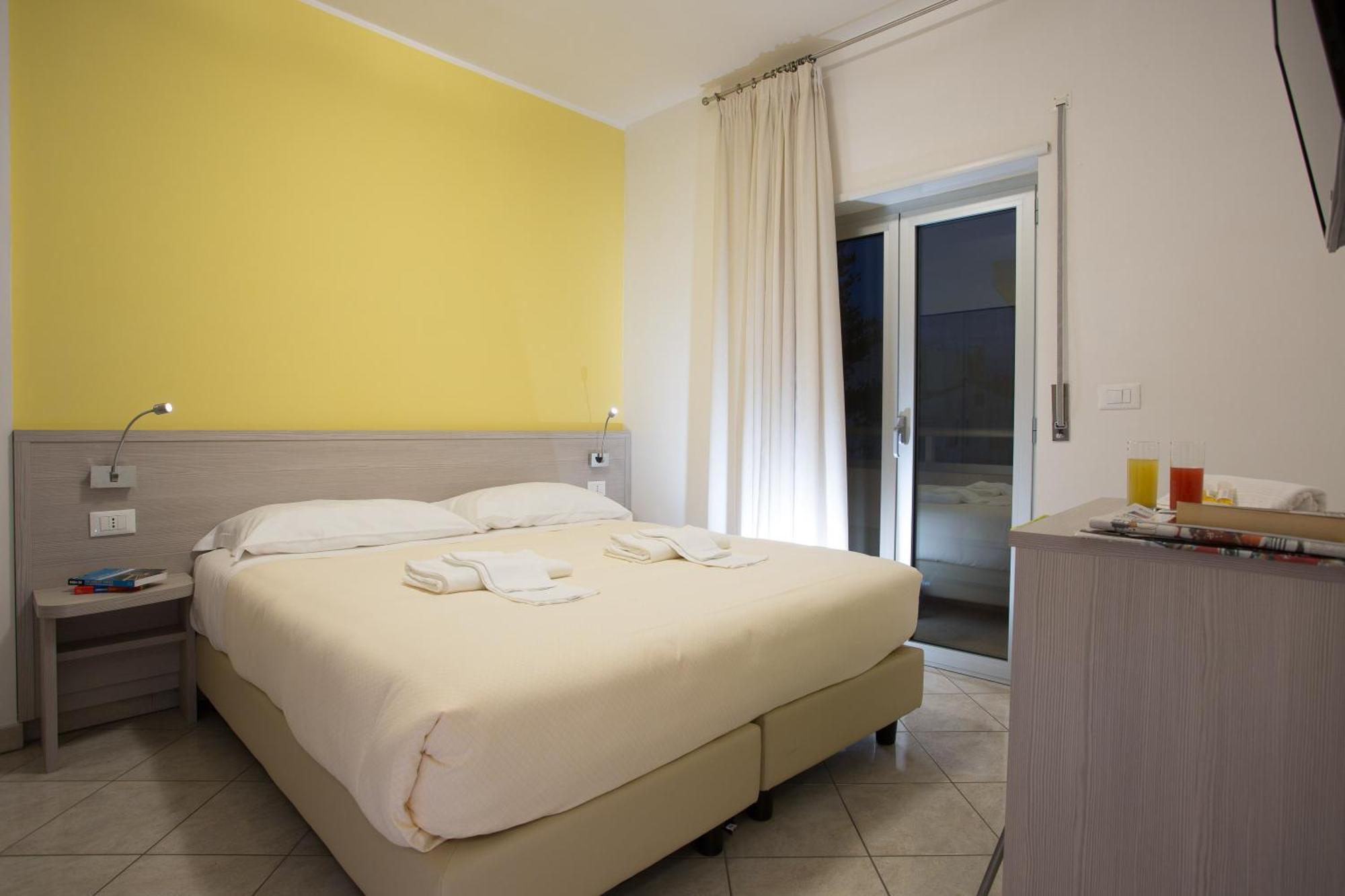 Garni House Majorana Hotel Rende Buitenkant foto